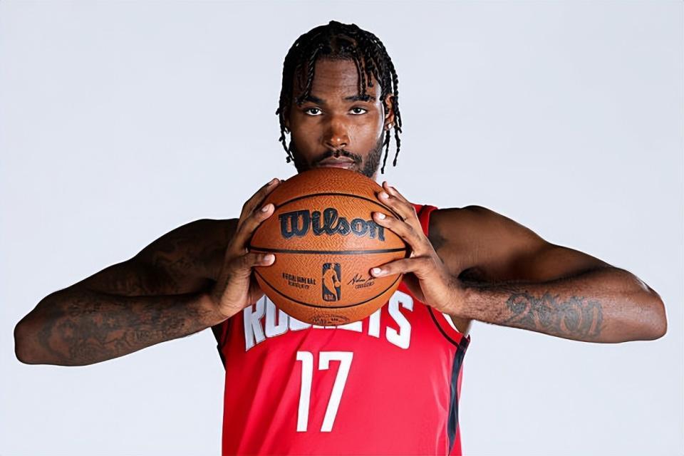 火箭锋线新星：我提升了控球和投篮能力，我比任何时候都更强壮