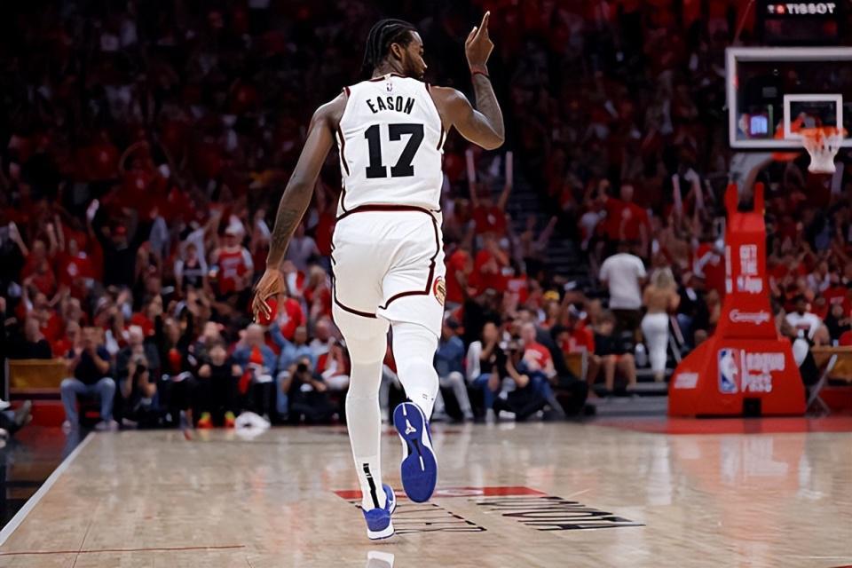 火箭锋线新星：我提升了控球和投篮能力，我比任何时候都更强壮